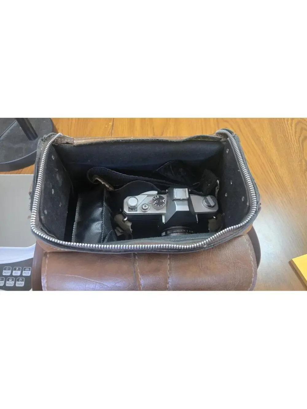 Mamiya/Sekor 500 DTL 35mm Film Camera with Nikon Speedlight SB-18 Flash and Case